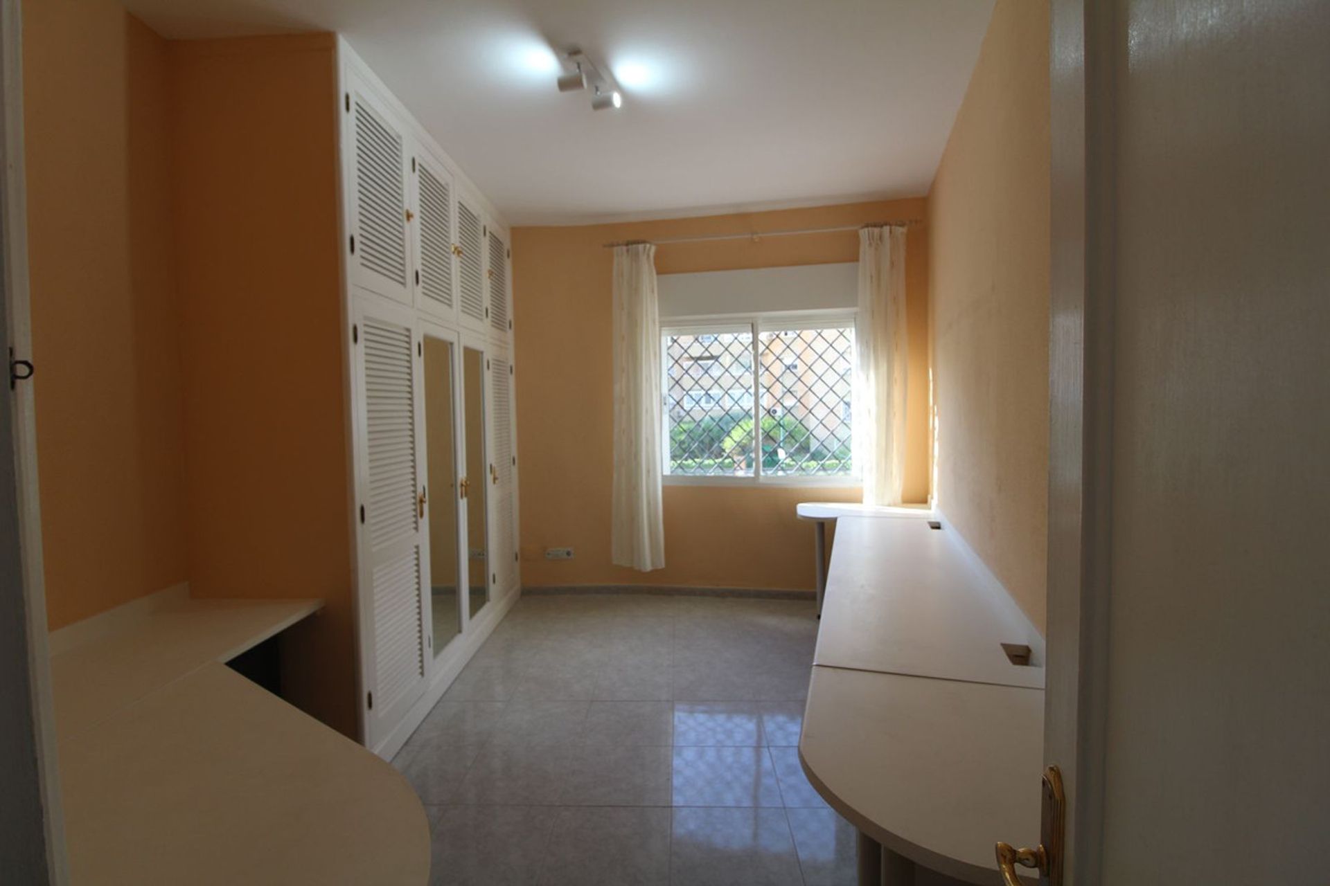 Condominium dans , Andalusia 12382790