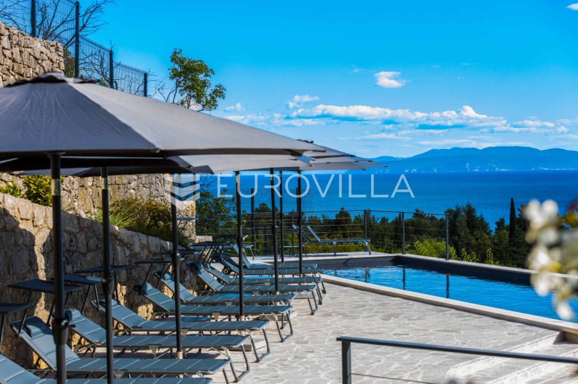 Condominium in Opatija, Primorsko-goranska županija 12383571