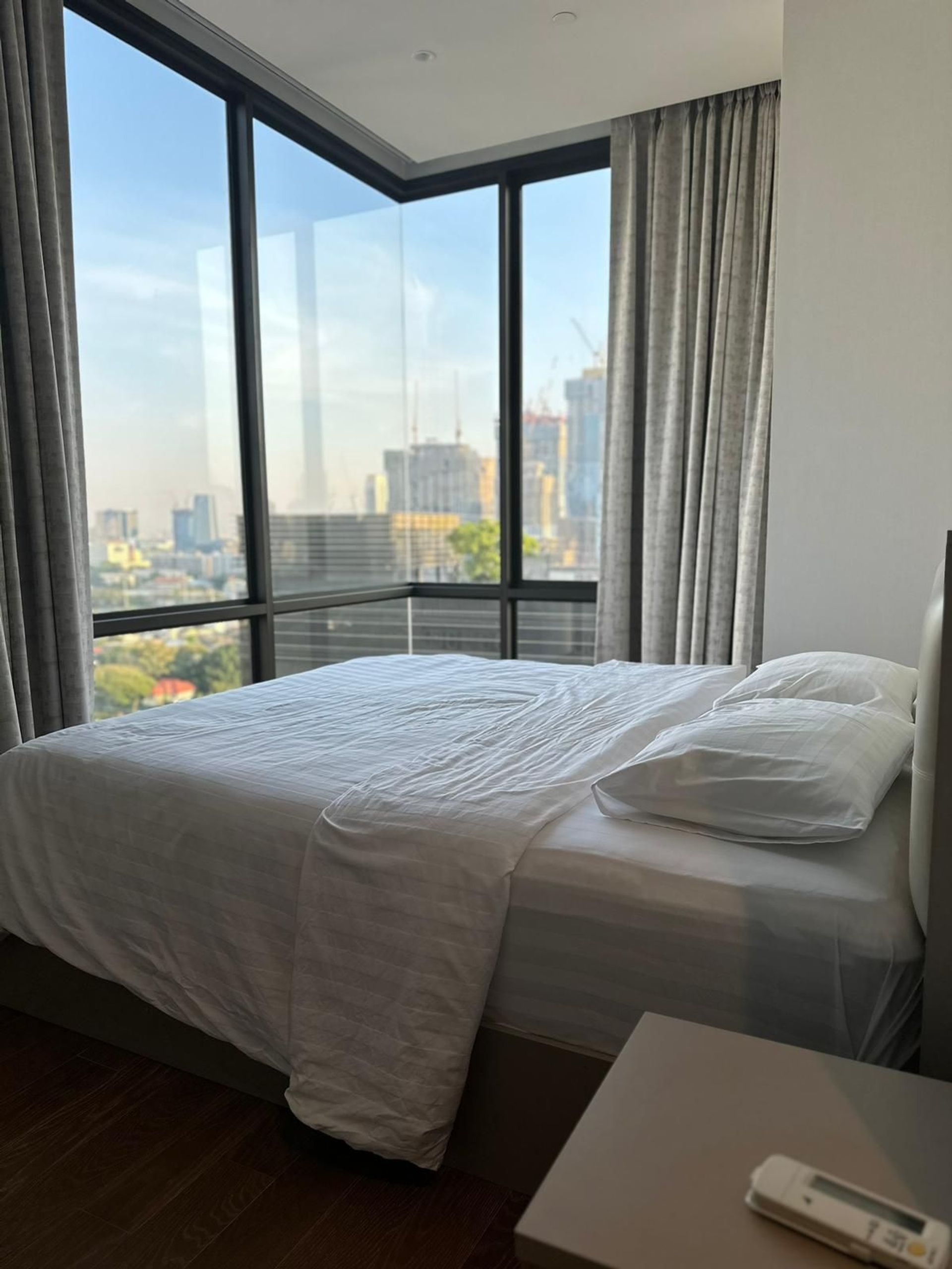 Condominium in Pathum Wan, Krung Thep Maha Nakhon 12383808