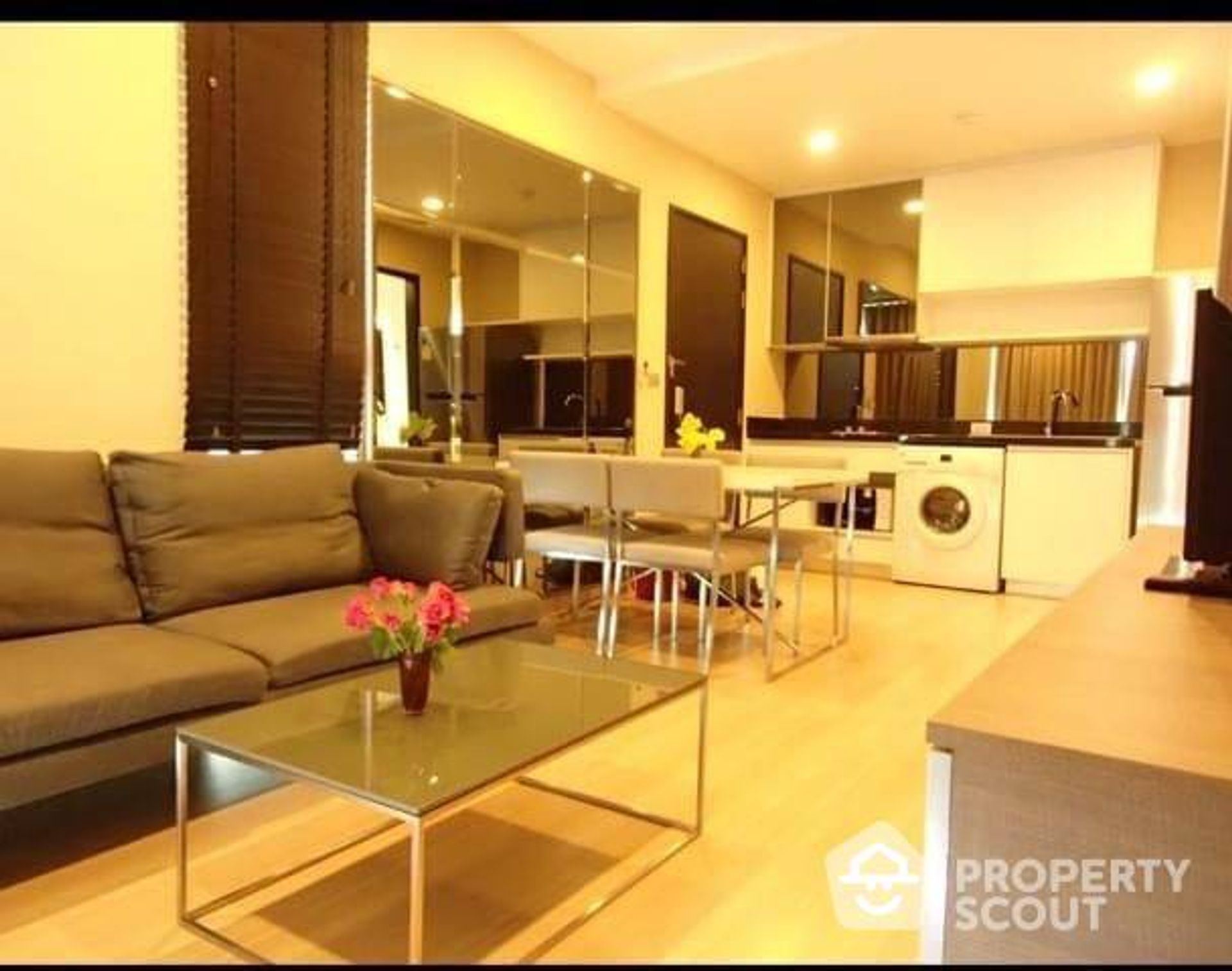 Condominio en Phra Khanong, Krung Thep Maha Nakhon 12384226