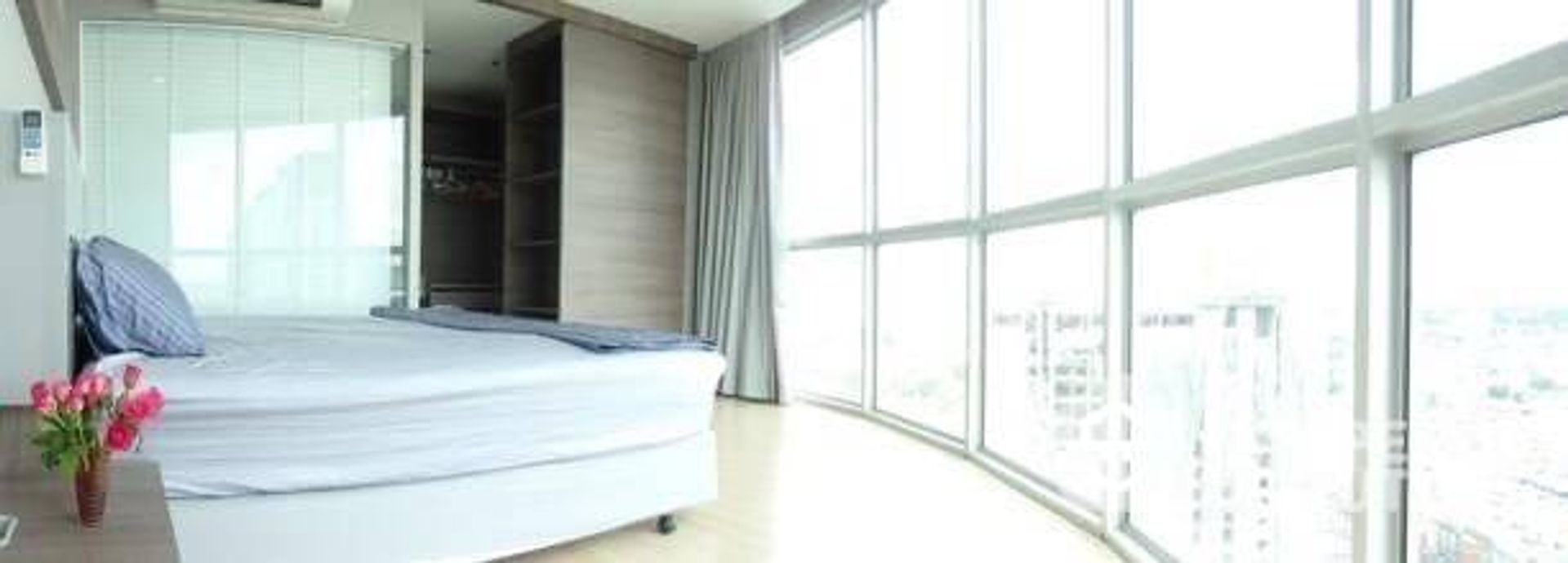 Condominio en Phra Khanong, Krung Thep Maha Nakhon 12384226