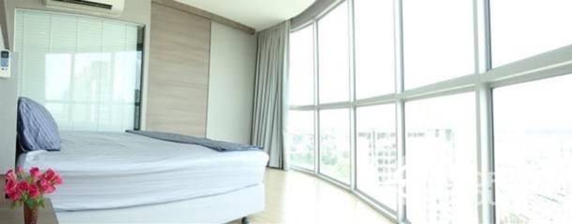 Condominio en Phra Khanong, Krung Thep Maha Nakhon 12384226