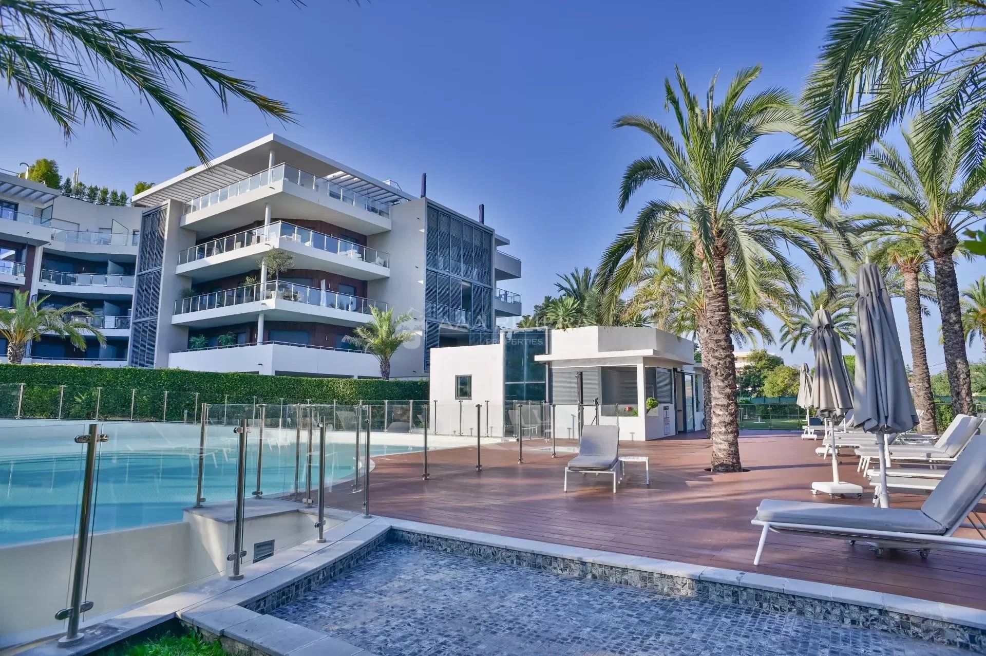 Condominium in Antibes, Alpes-Maritimes 12385847