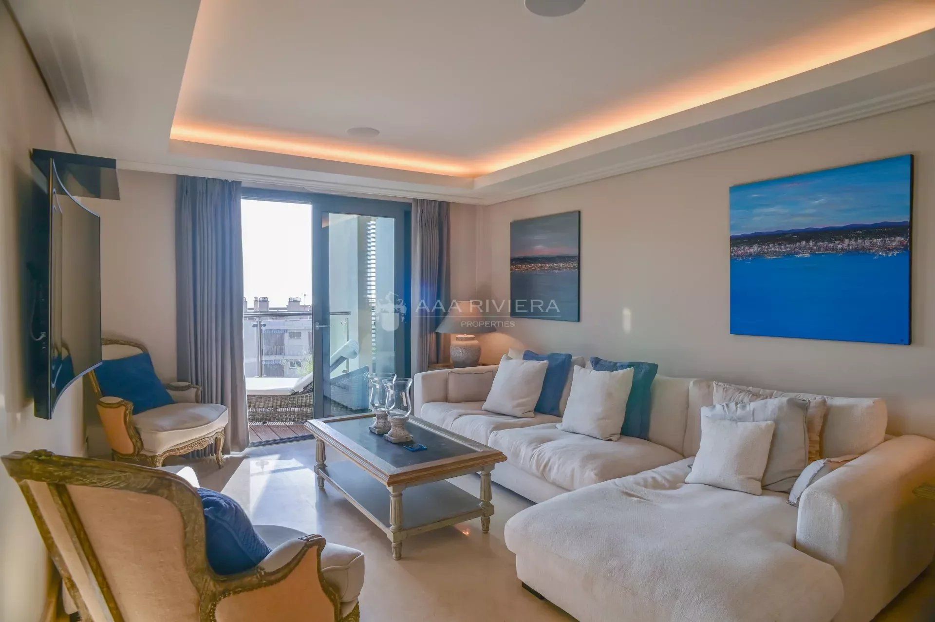 Condominium in Antibes, Alpes-Maritimes 12385847