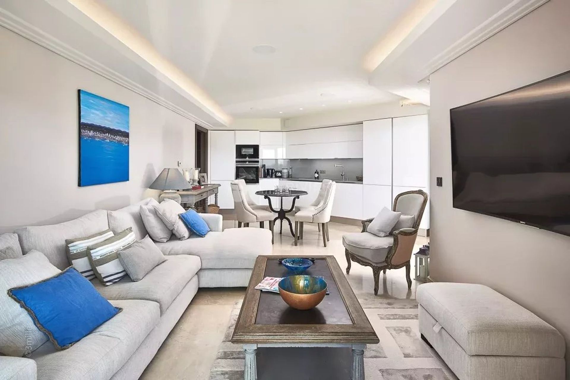 Condominium in Antibes, Alpes-Maritimes 12385847