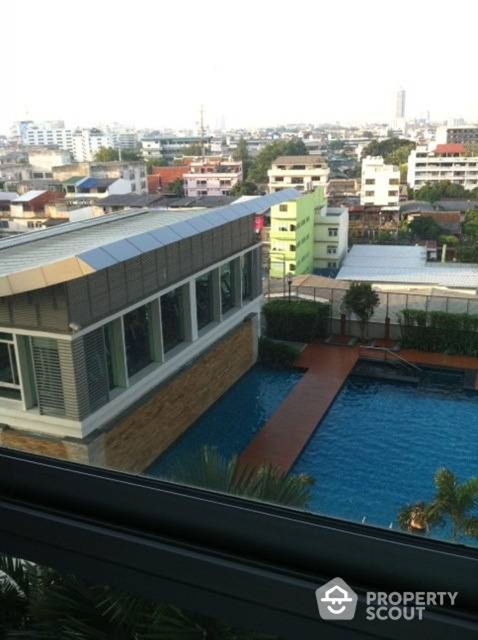 Condominium in Godown, Krung Thep Maha Nakhon 12388966