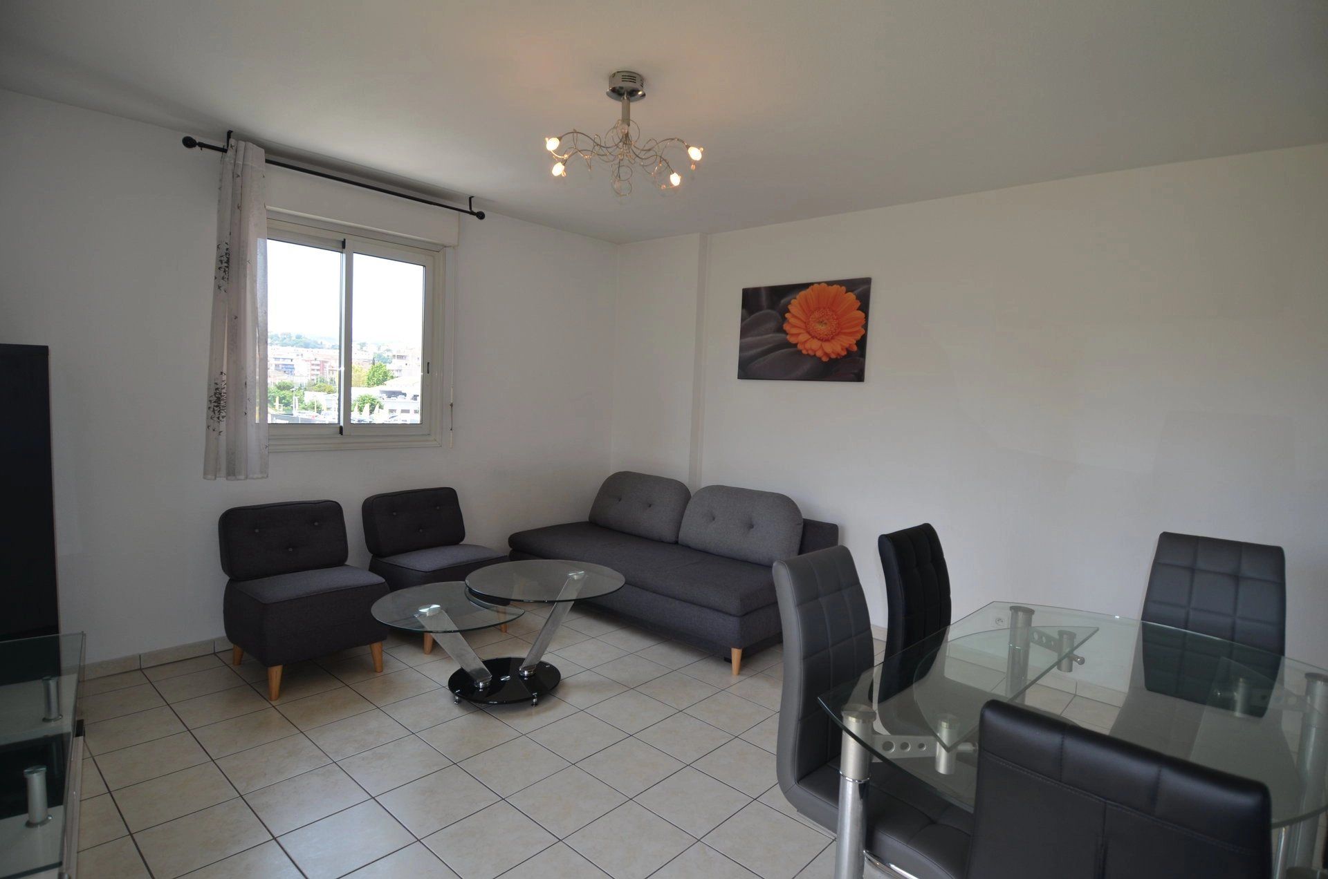 Condominium in Nice, Provence-Alpes-Cote d'Azur 12389171