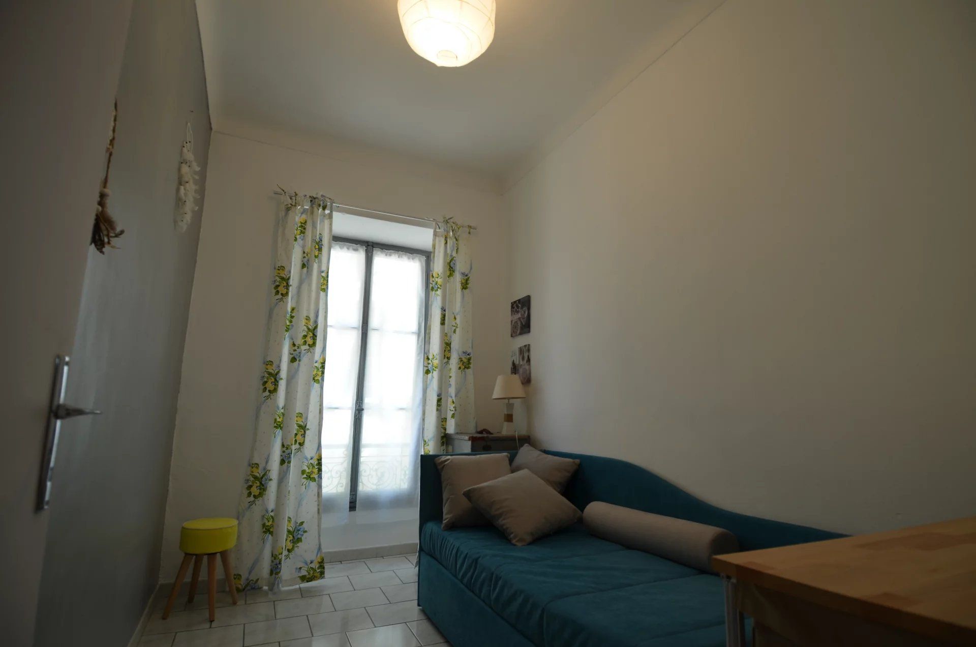 Condominium in Nice, Provence-Alpes-Cote d'Azur 12389177