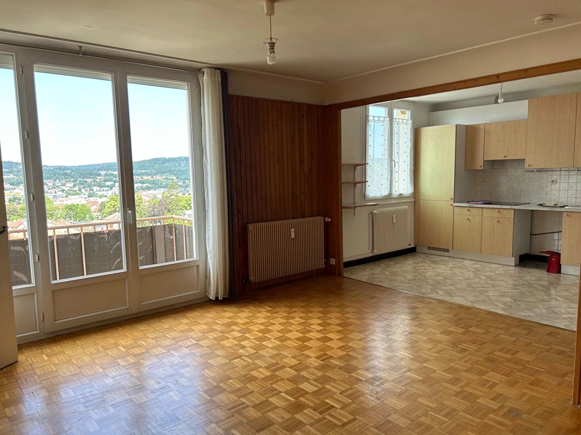 Osakehuoneisto sisään Oyonnax, Auvergne-Rhone-Alpes 12389300