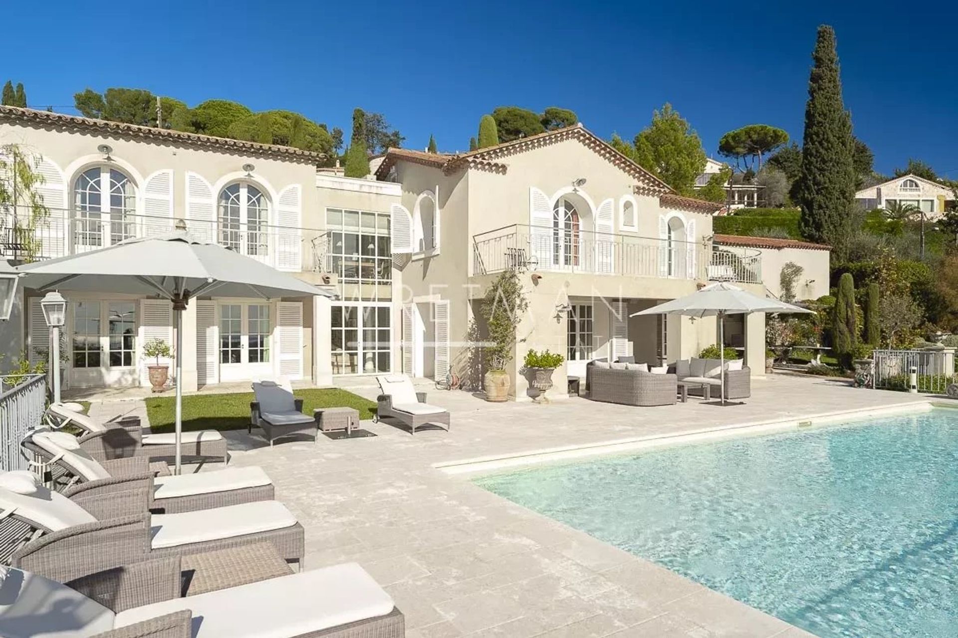 Hus i Mougins, Alpes-Maritimes 12390853