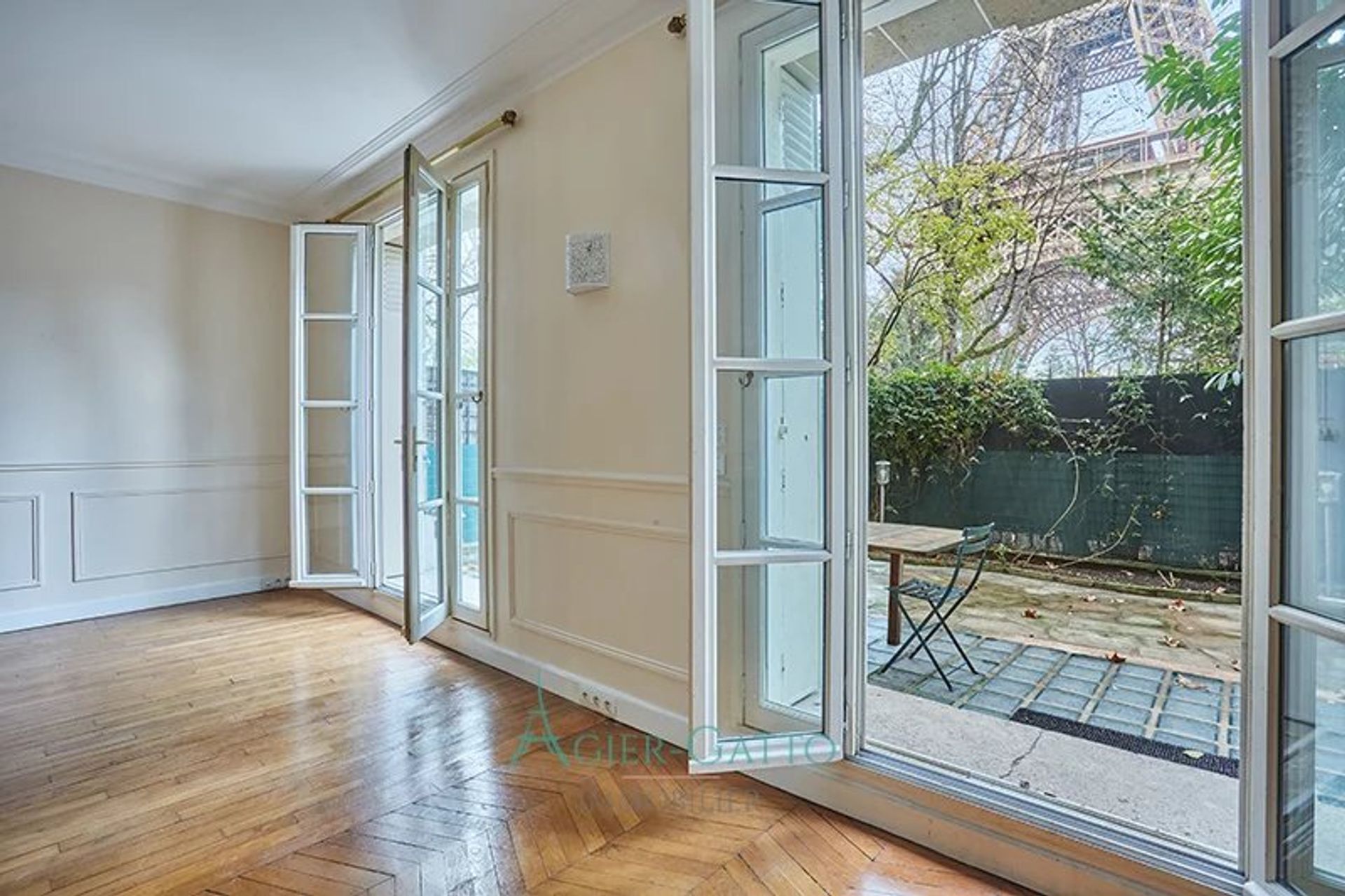 Condominium in Montrouge, Ile-de-France 12390863