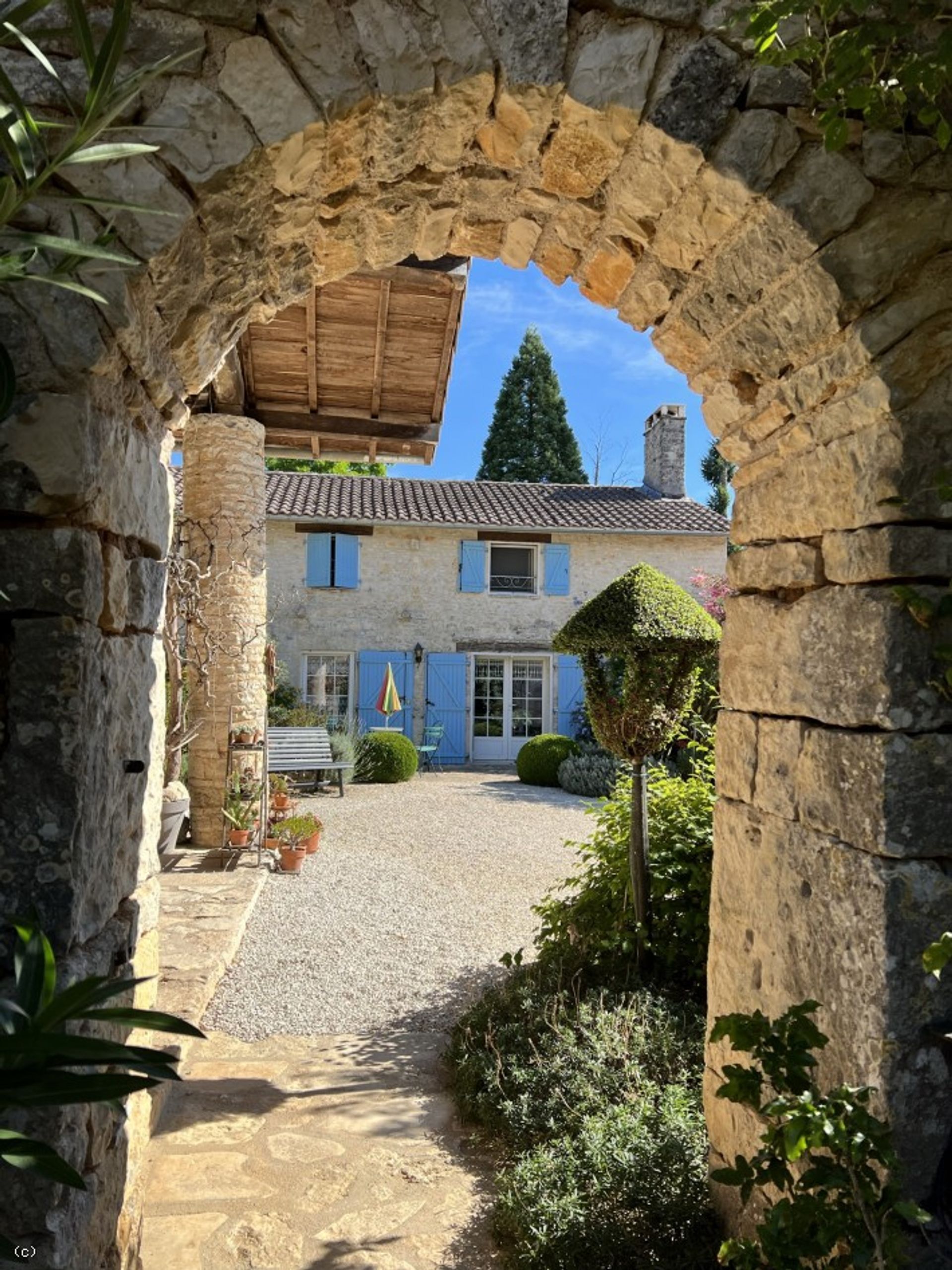 Квартира в Chaunay, Nouvelle-Aquitaine 12392697