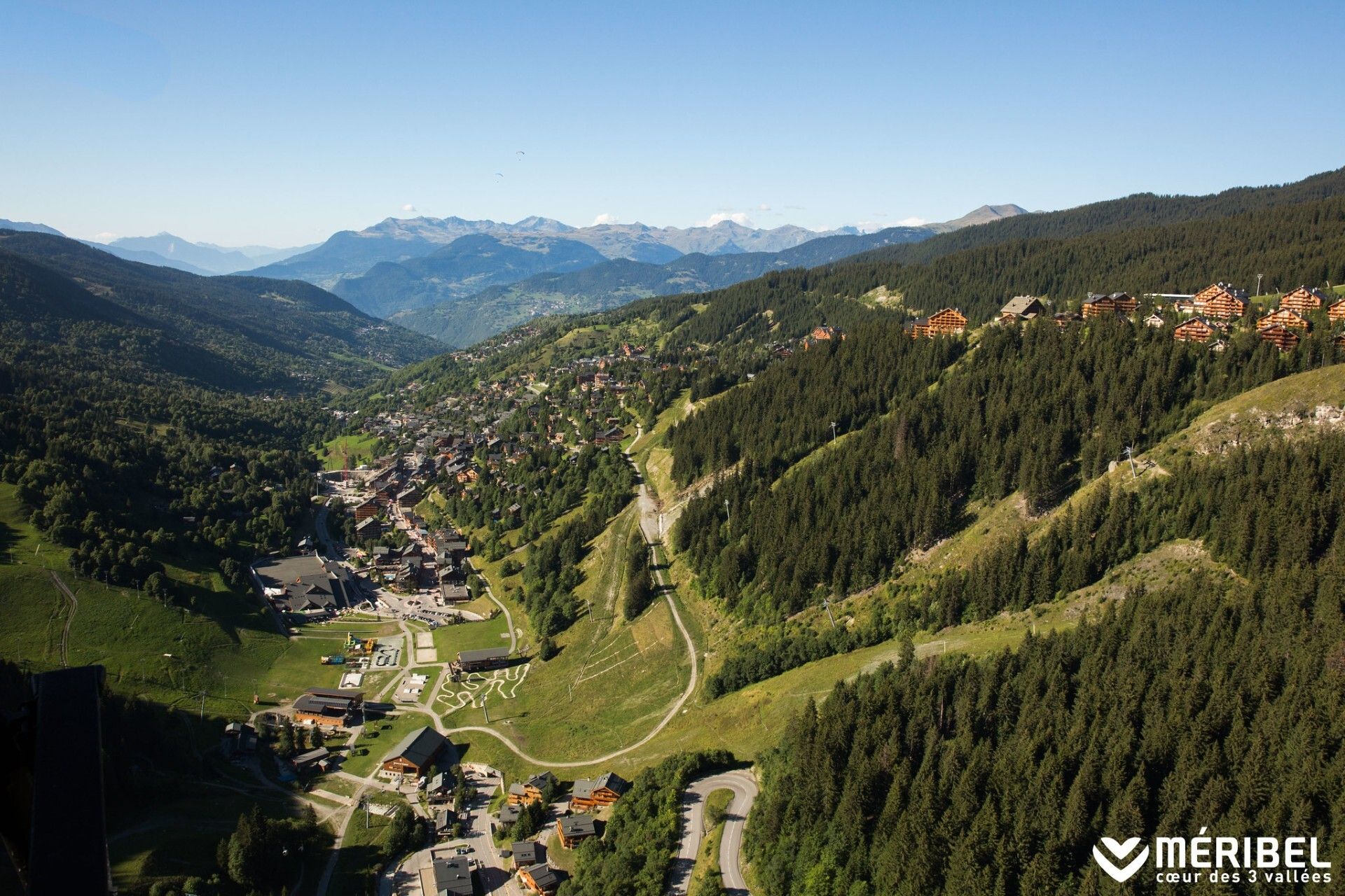 casa en Les Allues, Auvergne-Rhône-Alpes 12392772