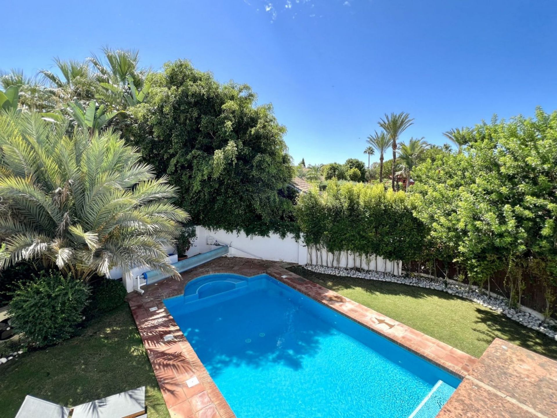 rumah dalam Estepona, Andalucía 12392938