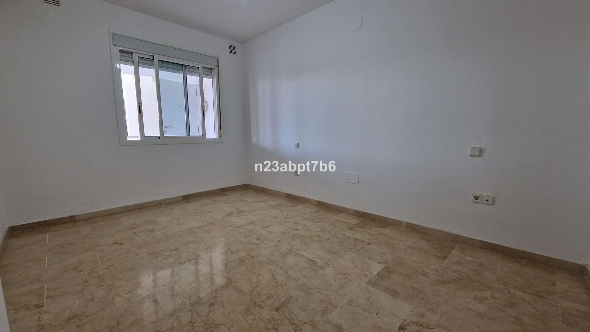 Condominium in , Andalucía 12392976