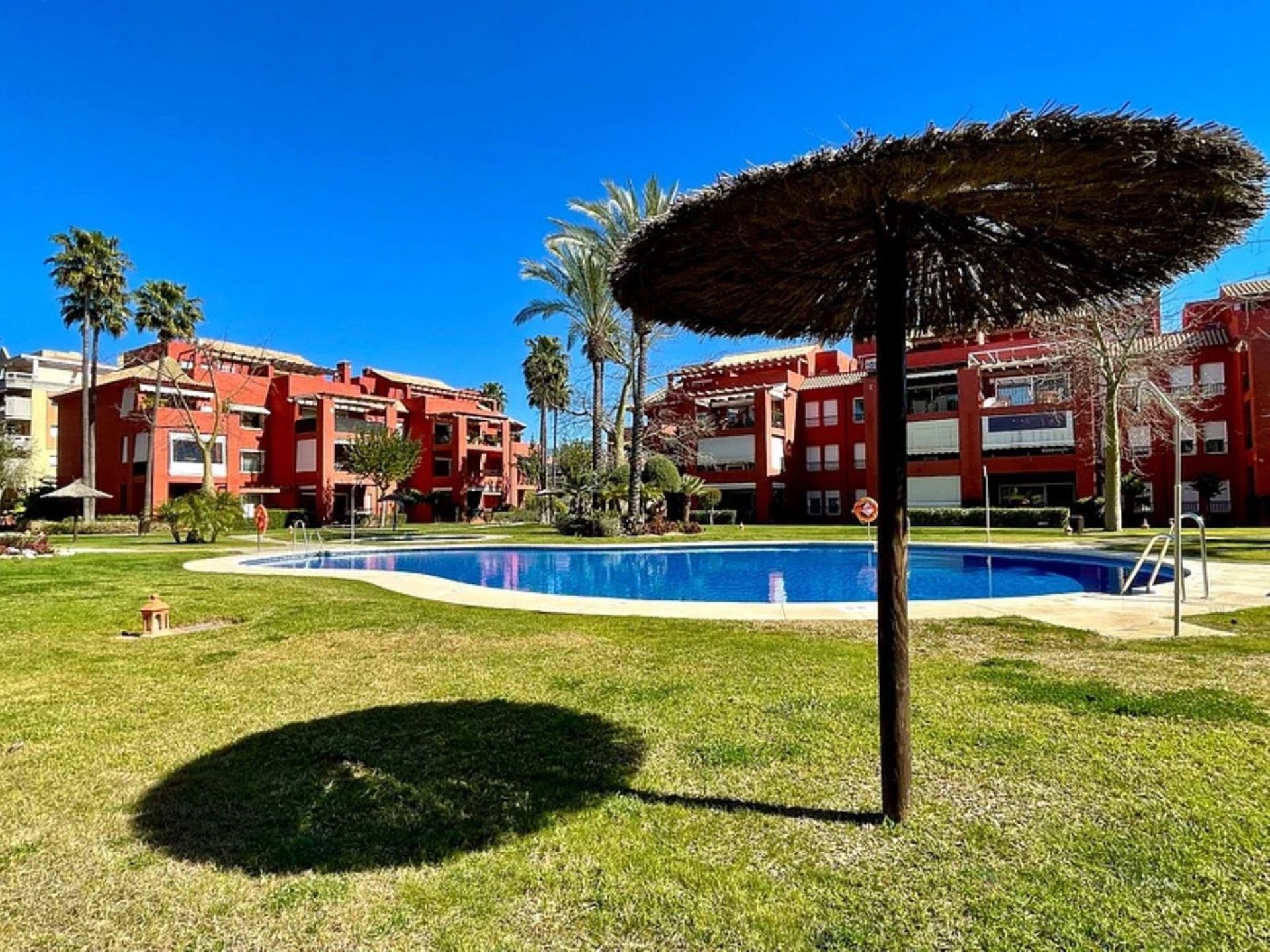 Квартира в Las Lagunas de Mijas, Andalucía 12393890