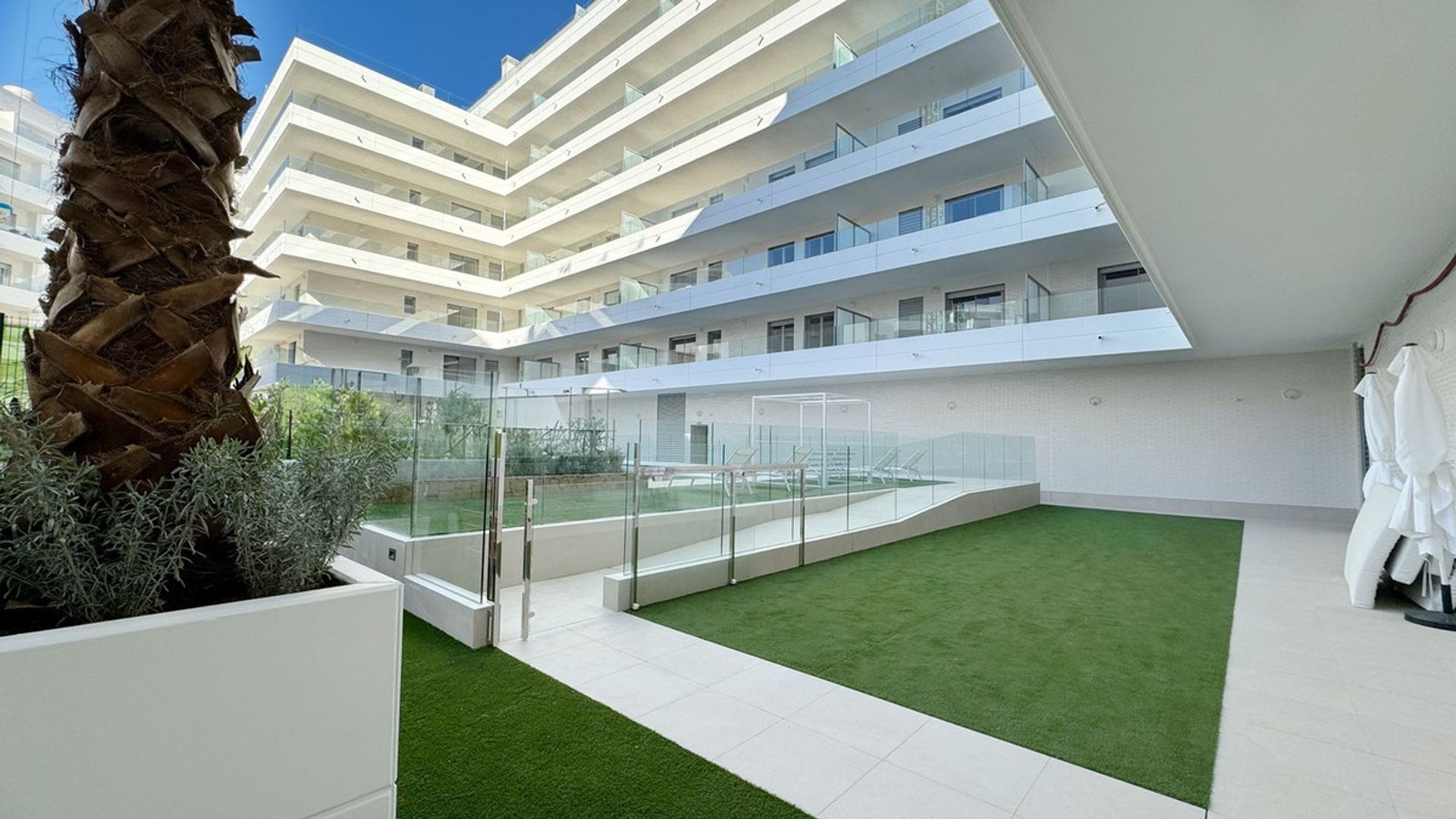 Condominium in Marbella, Andalucía 12393984