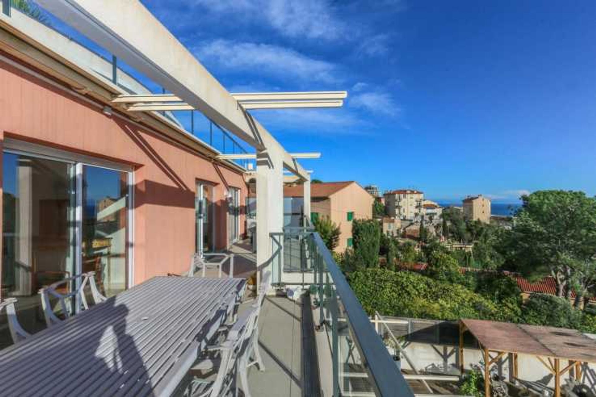 Kondominium w Beausoleil, Provence-Alpes-Côte d'Azur 12394739