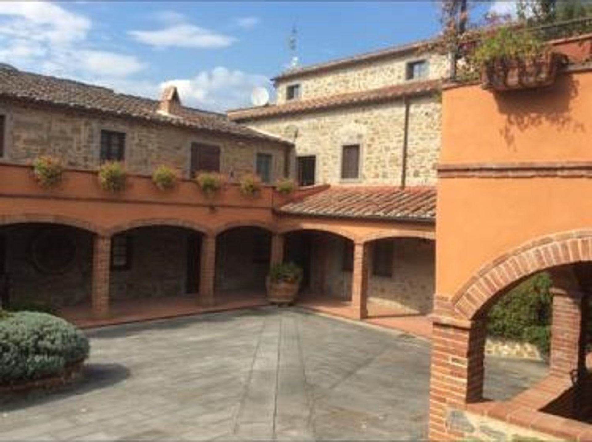 Condominium in Cortona, Tuscany 12395208