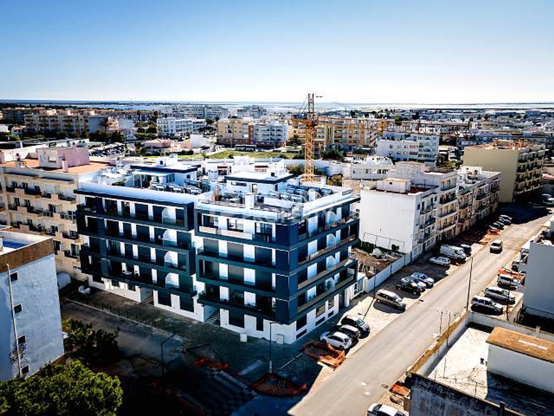 Condominium in Olhão, Faro District 12395494