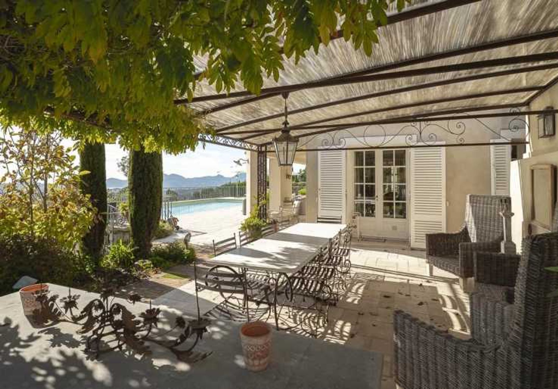 House in Mougins, Provence-Alpes-Cote d'Azur 12395761