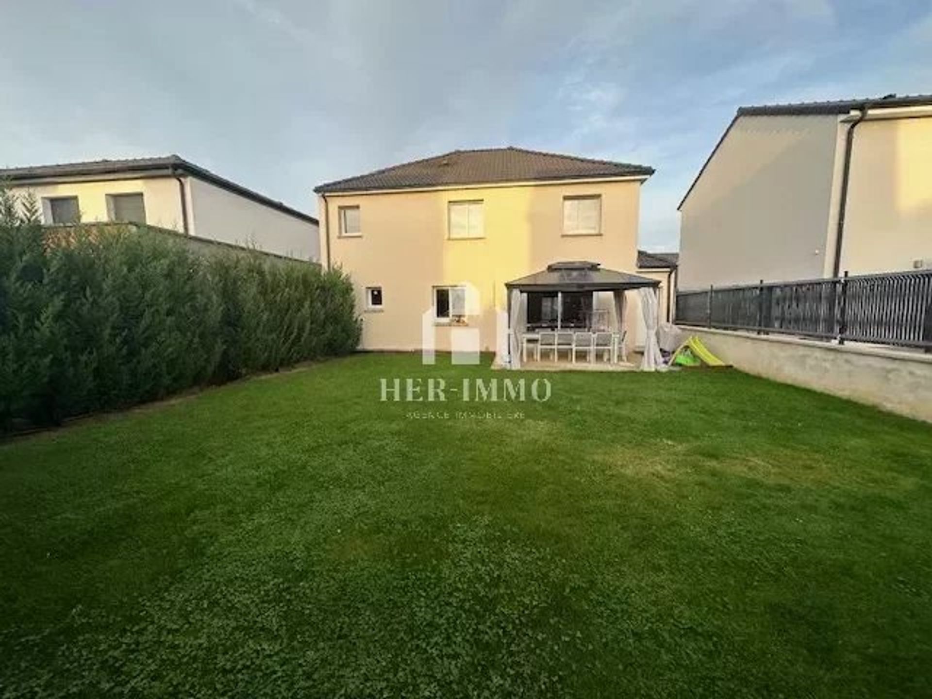 casa en Villerupt, Meurthe-et-Moselle 12395873