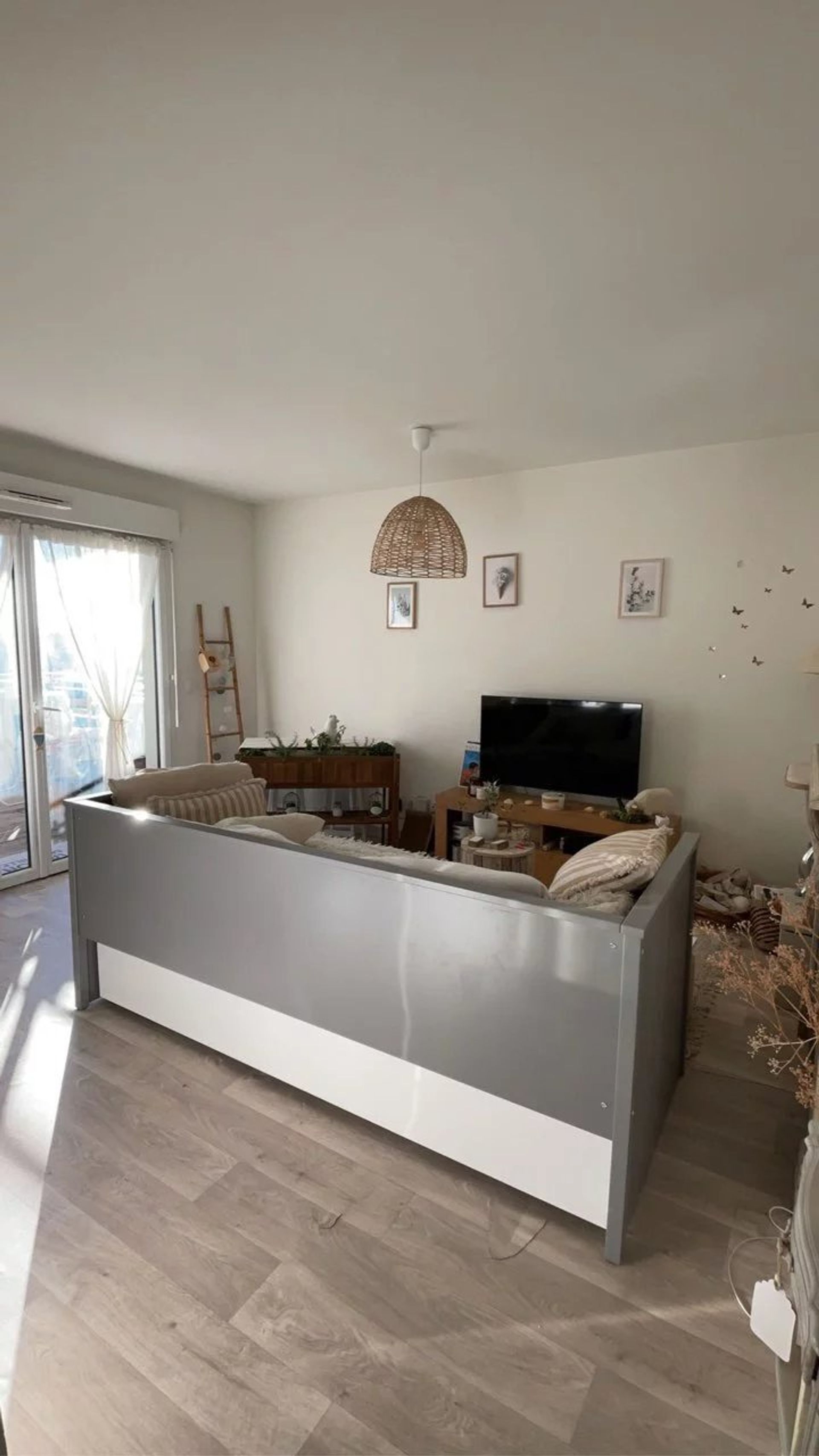 Condominium in Saint-Raphael, Provence-Alpes-Cote d'Azur 12395880