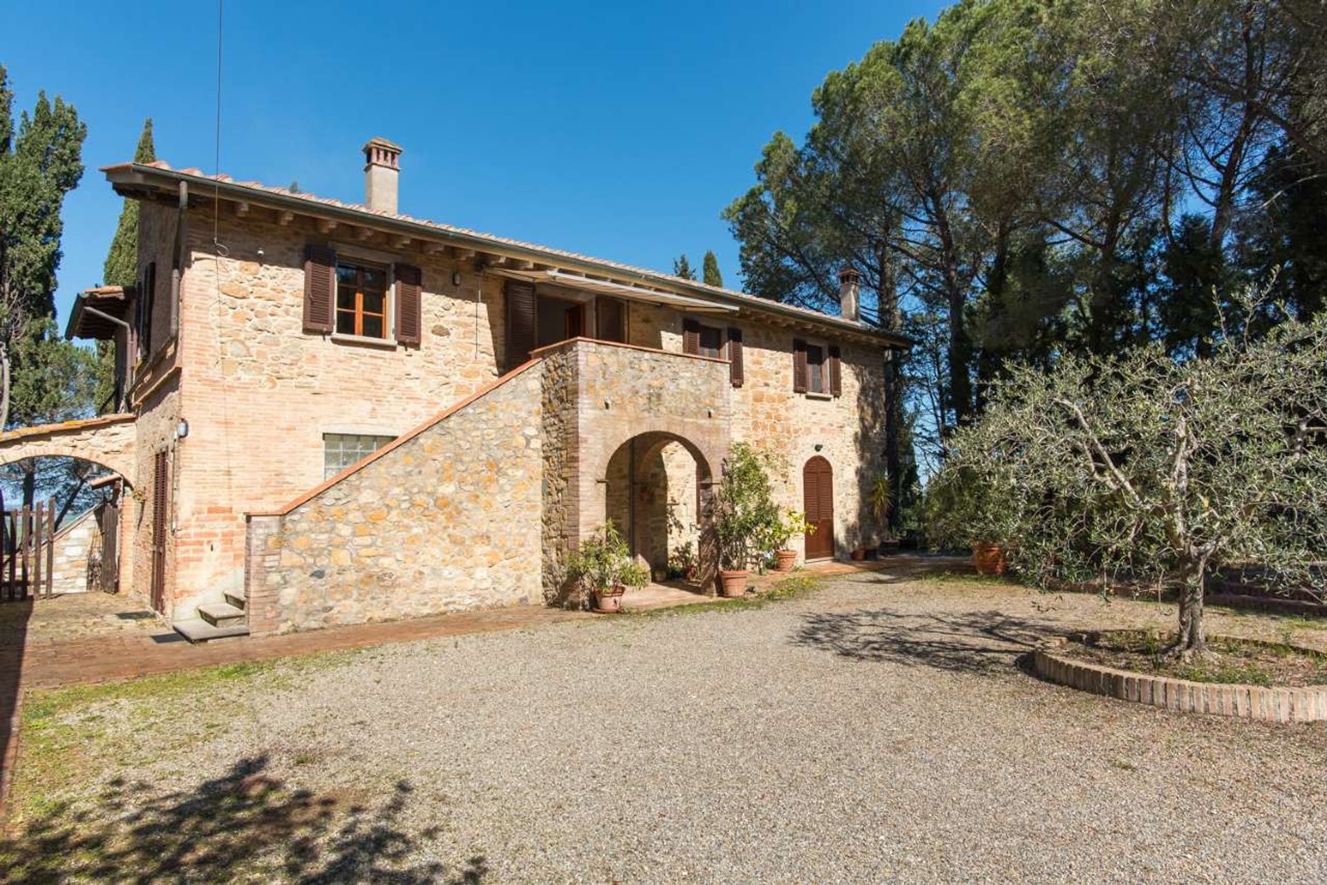 Condominium dans Château San Gimignano, Toscane 12399311