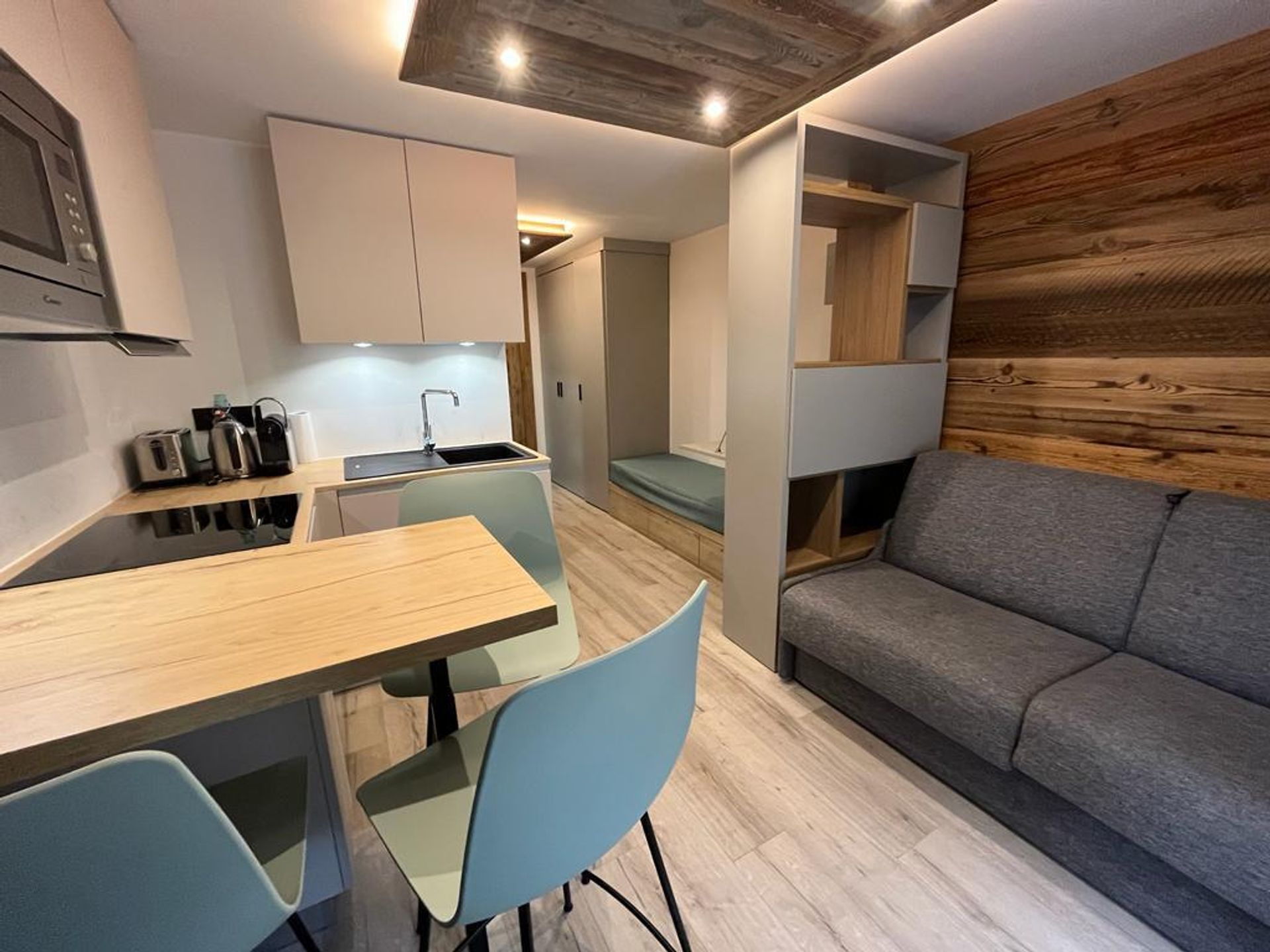 Condominium in Saint-Gervais-les-Bains, Auvergne-Rhône-Alpes 12399837