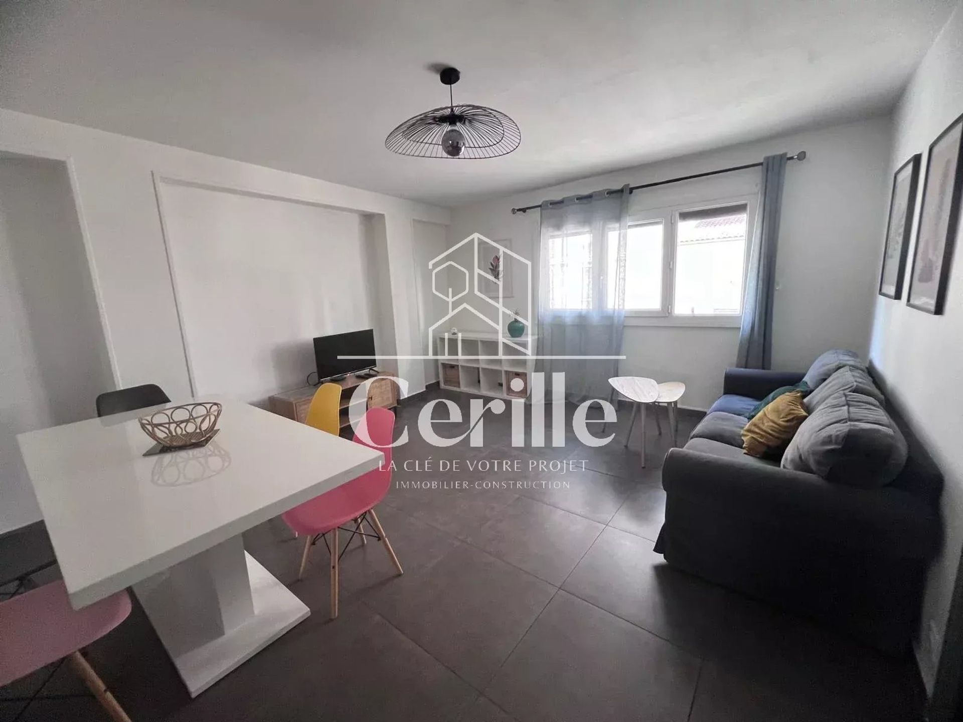 Condominium in Marseille 10ème, Bouches-du-Rhône 12400236