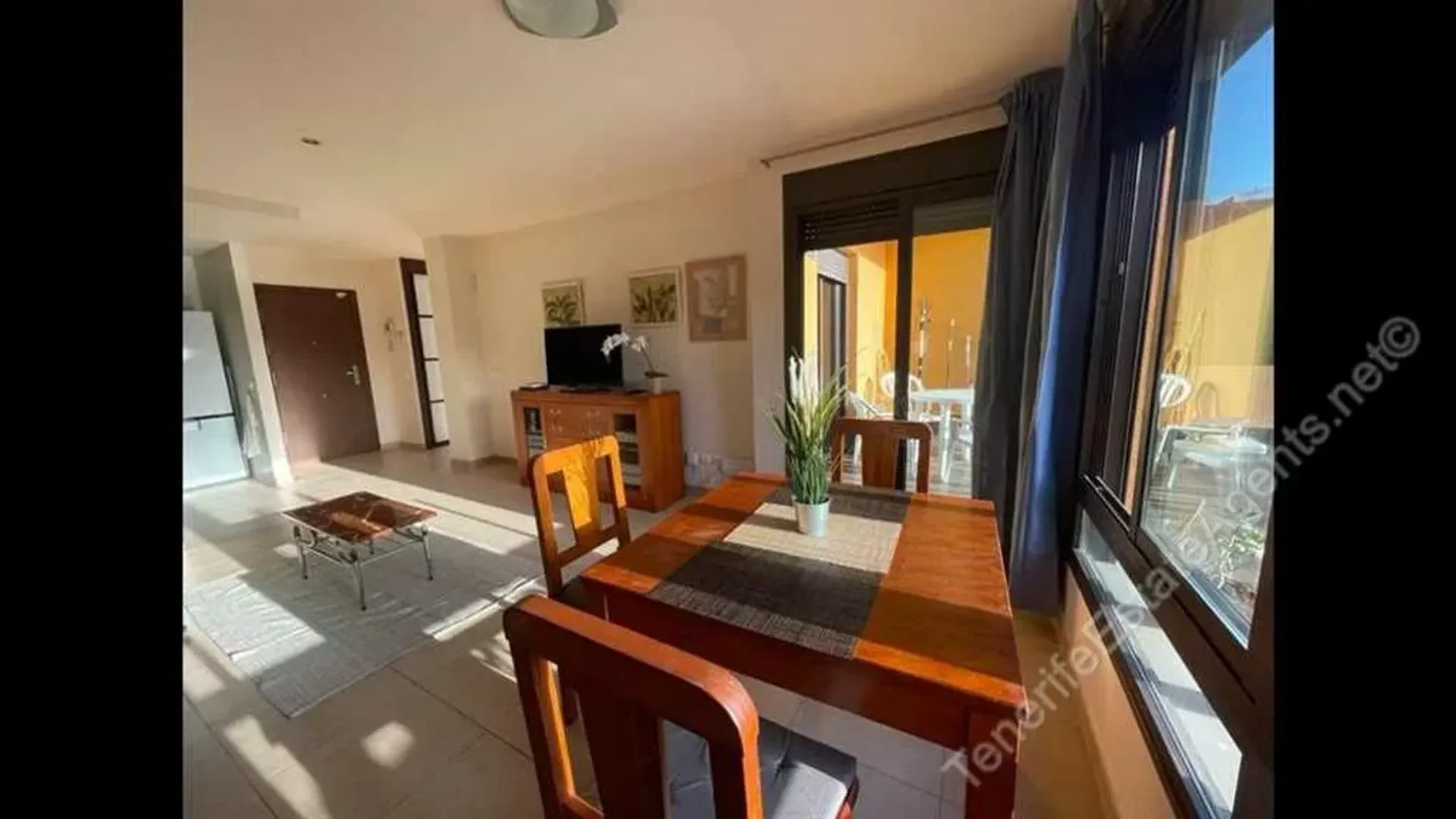 Condominio nel Los Cristianos, isole Canarie 12401515