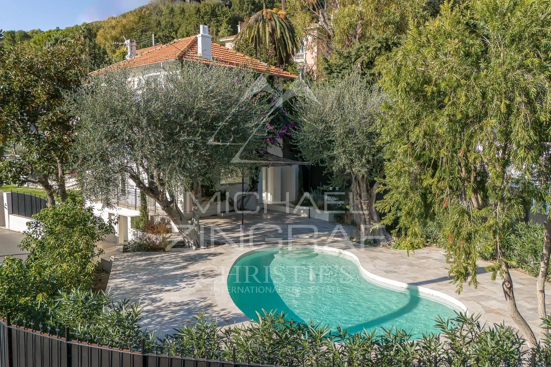 Residential in Le Cannet, Alpes-Maritimes 12402854