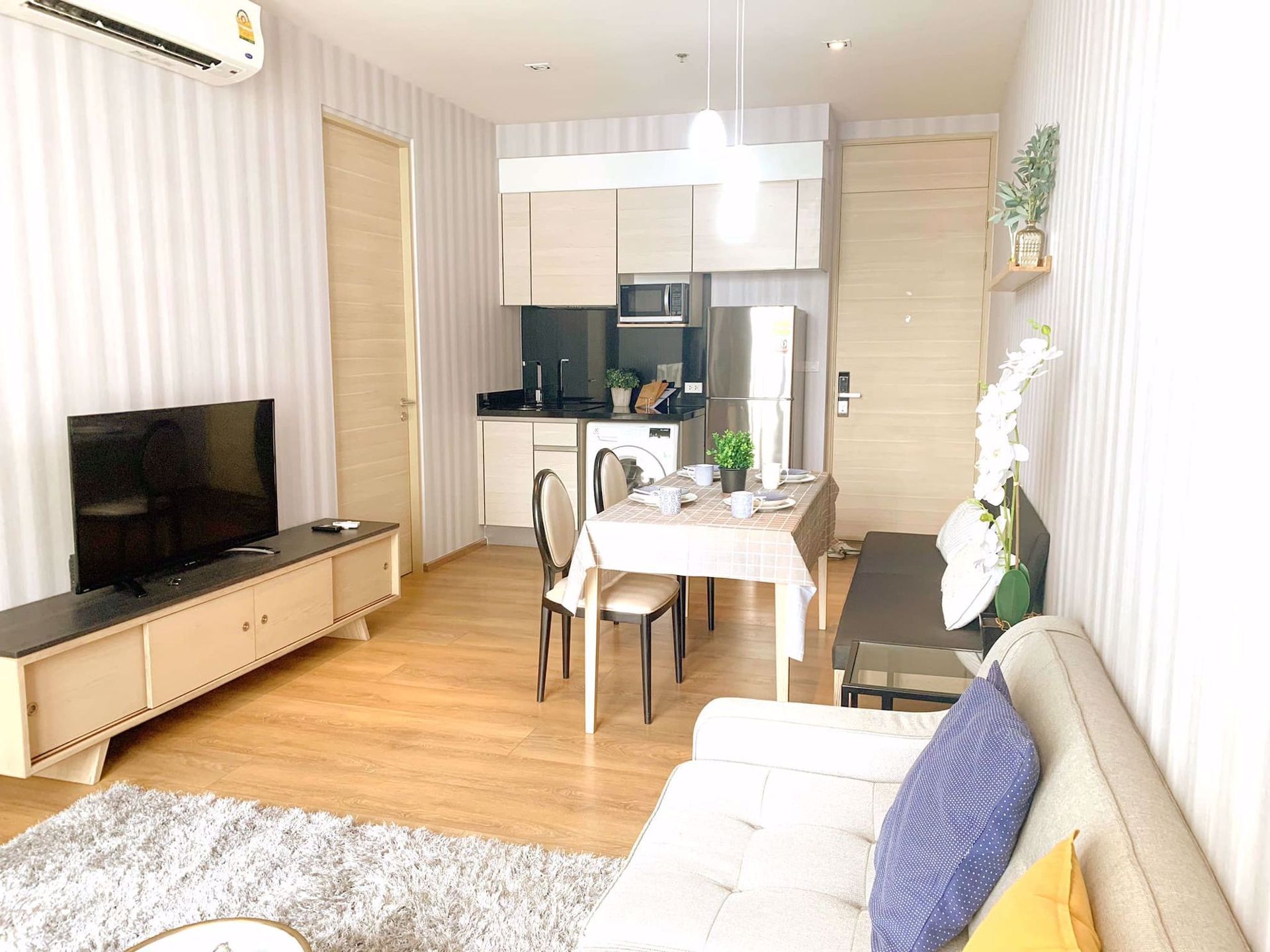 Condominium in Khlong Toei, Krung Thep Maha Nakhon 12403258