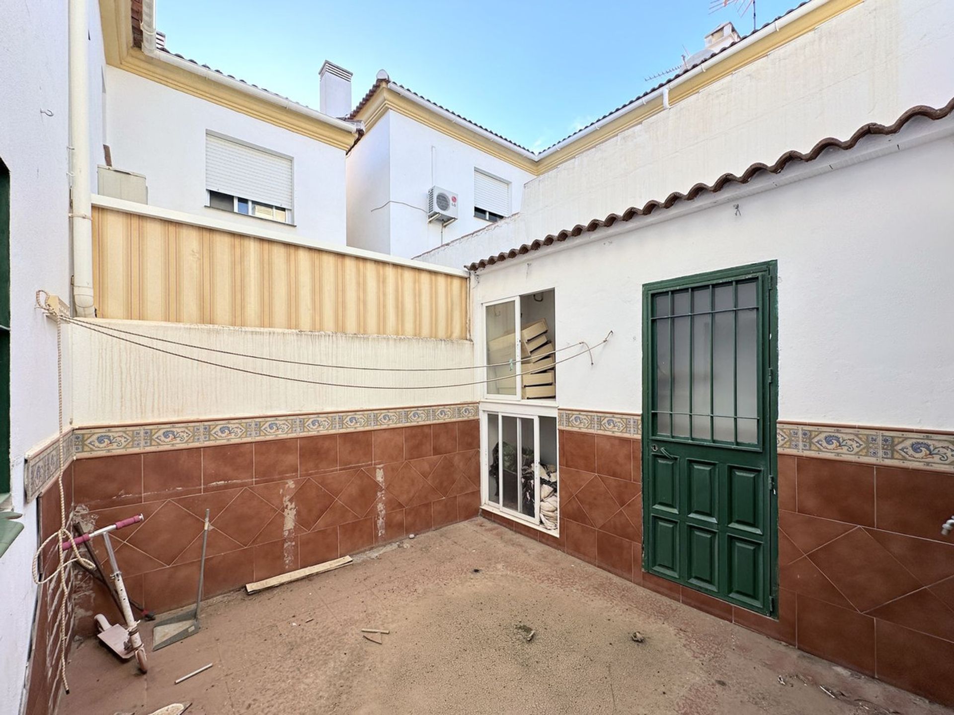 Huis in Alhaurín de la Torre, Andalusia 12404205