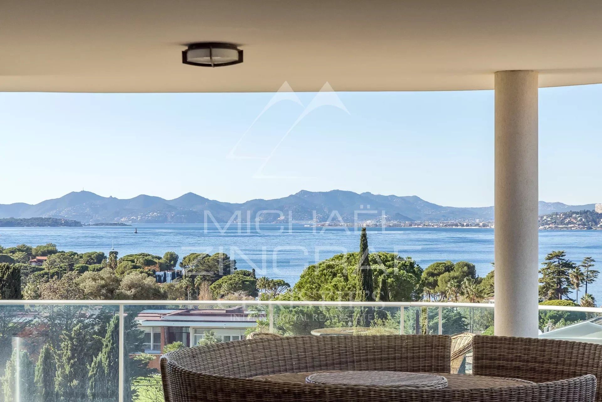 Condominio nel Antibes, Provence-Alpes-Cote d'Azur 12404380