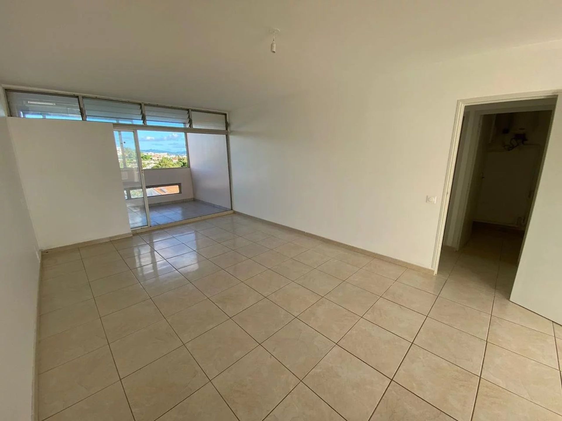 Residencial en Le Lamentin, Martinique 12404388