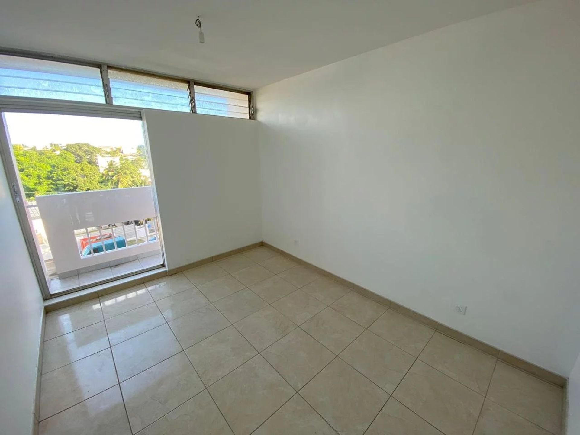 Condominium in Le Lamentin, Martinique 12404388