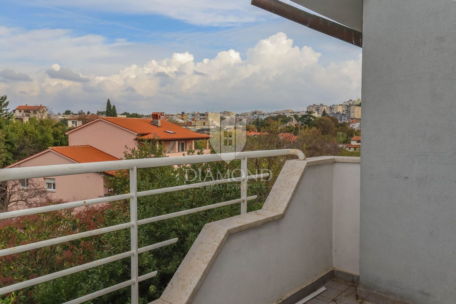 Condominio en Pula, Istarska županija 12405314