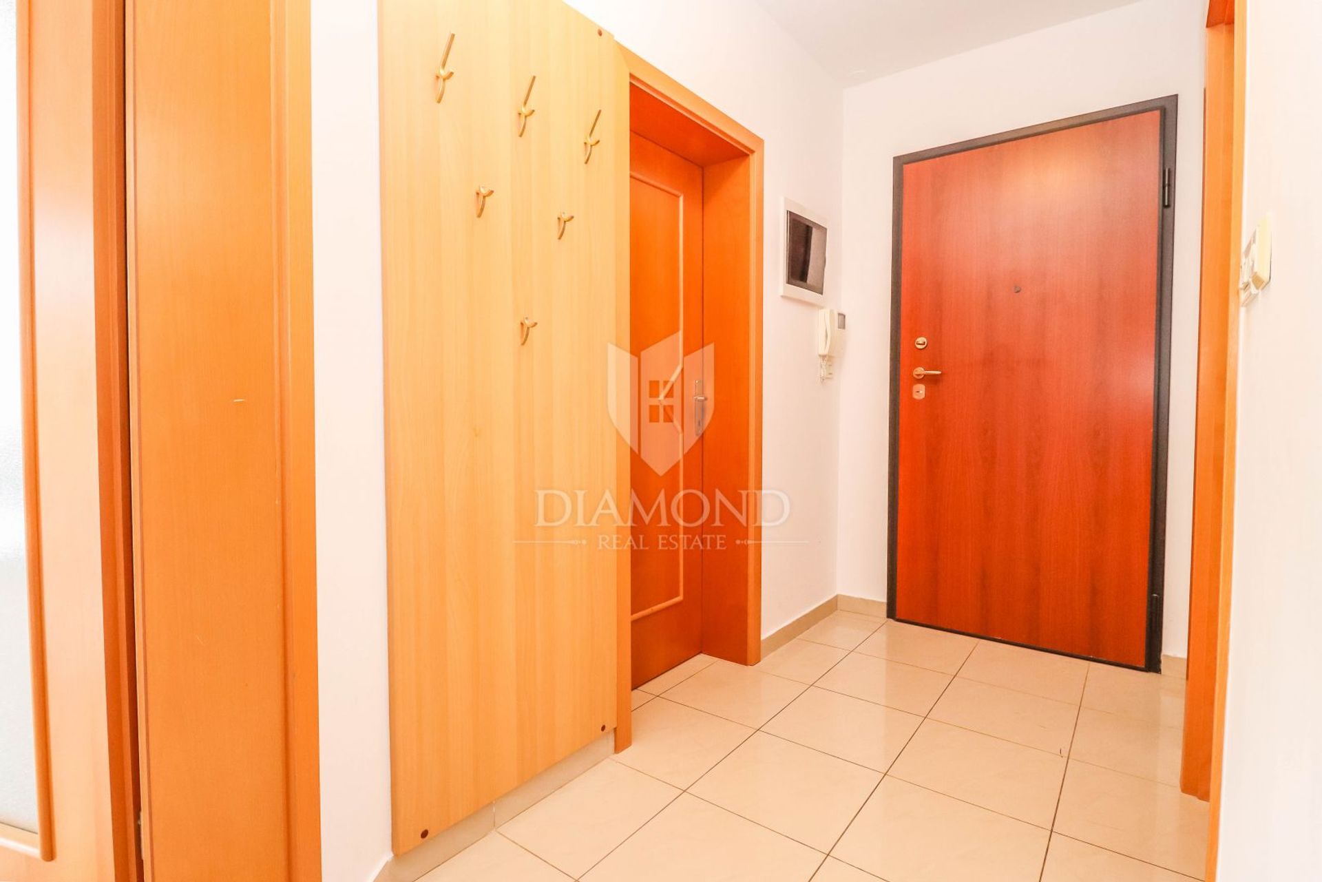 Condominio en Pula, Istarska županija 12405314