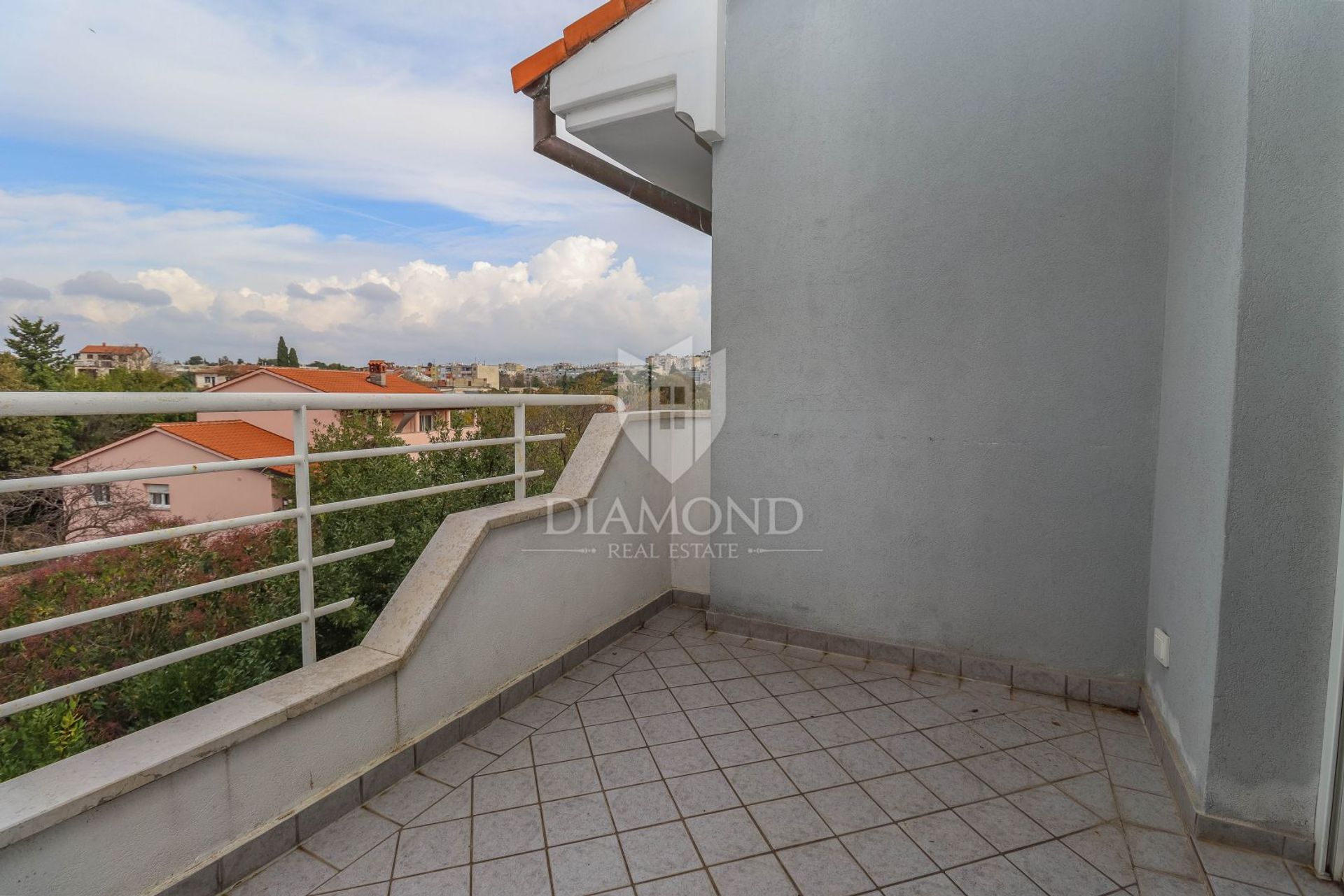 Condominio en Pula, Istarska županija 12405314