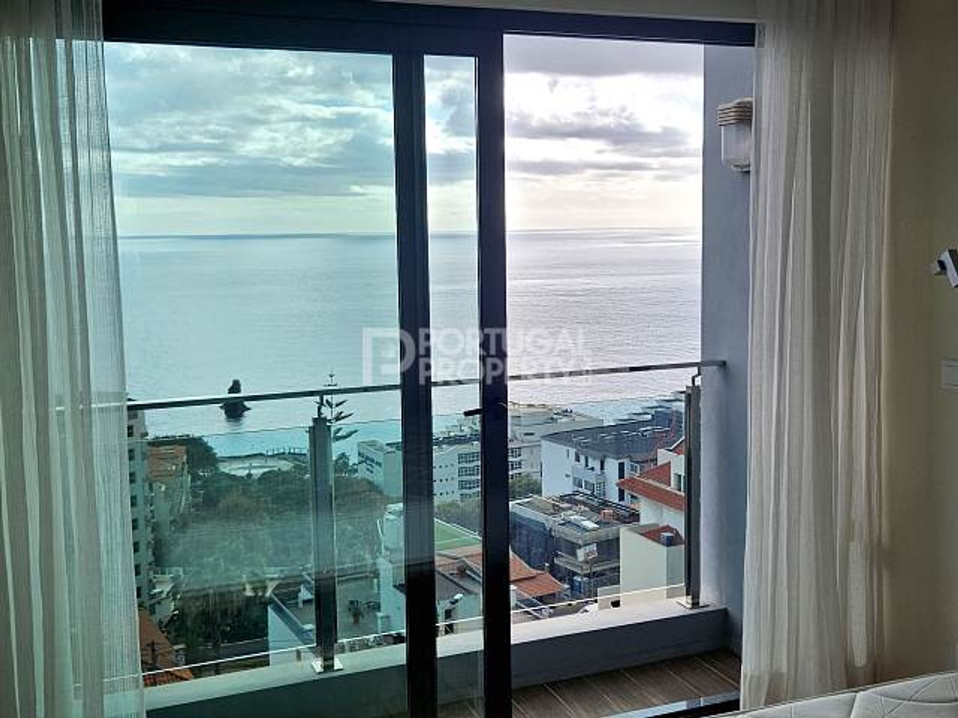 Condominium in Funchal, Madeira 12406082