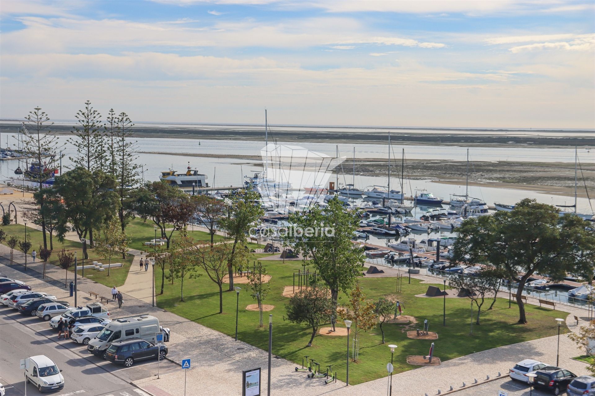 Condominium in Olhão, Faro District 12406683