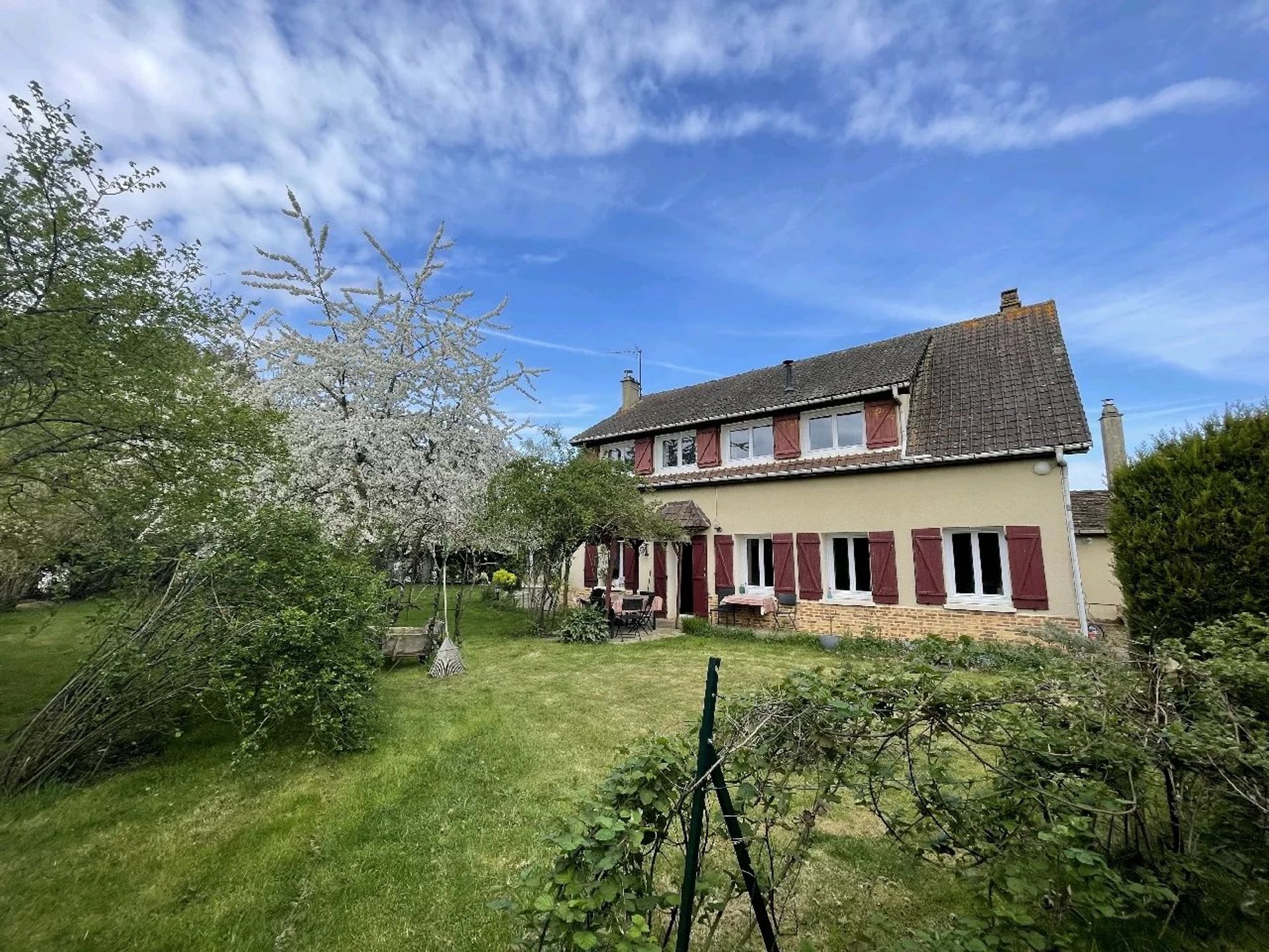 Dom w Le Mesnil-Thomas, Centre-Val de Loire 12407573