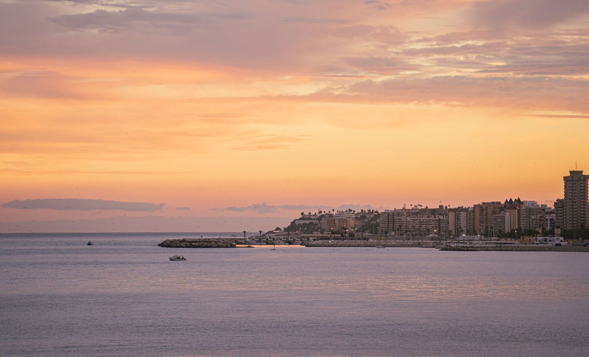 Condominium in Fuengirola, Andalusia 12409495