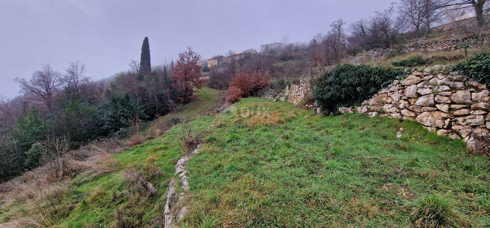 Terre dans Tulisevica, Primorsko-Goranska Zupanija 12410353