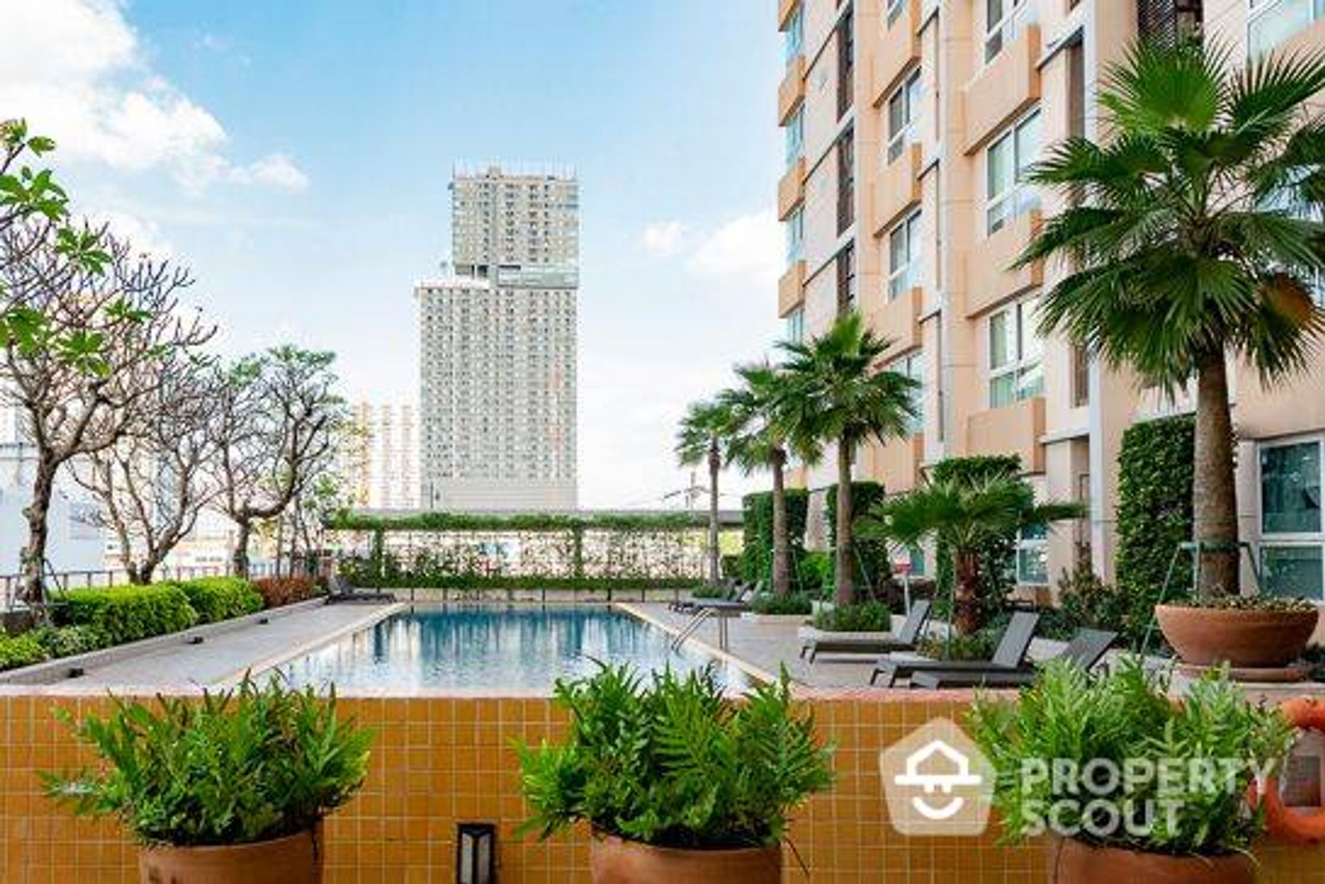 Condominium in Phra Khanong, Krung Thep Maha Nakhon 12411168