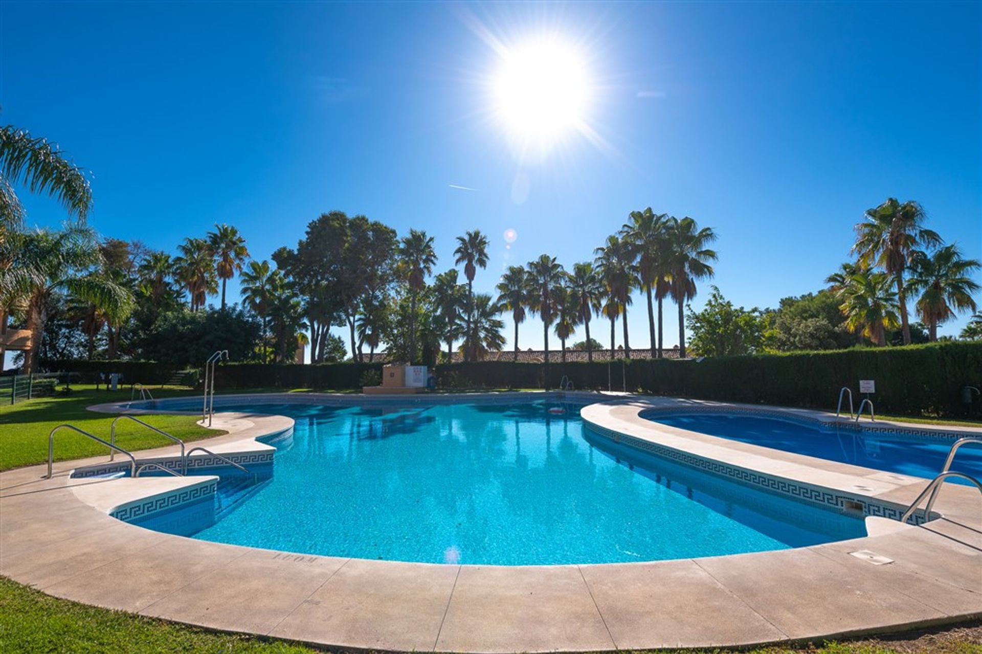 Condominium in Sitio de Calahonda, Andalusia 12412195