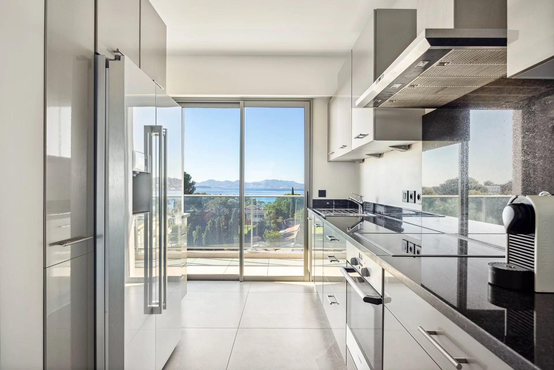 Condominium in Antibes, Provence-Alpes-Côte d'Azur 12412458