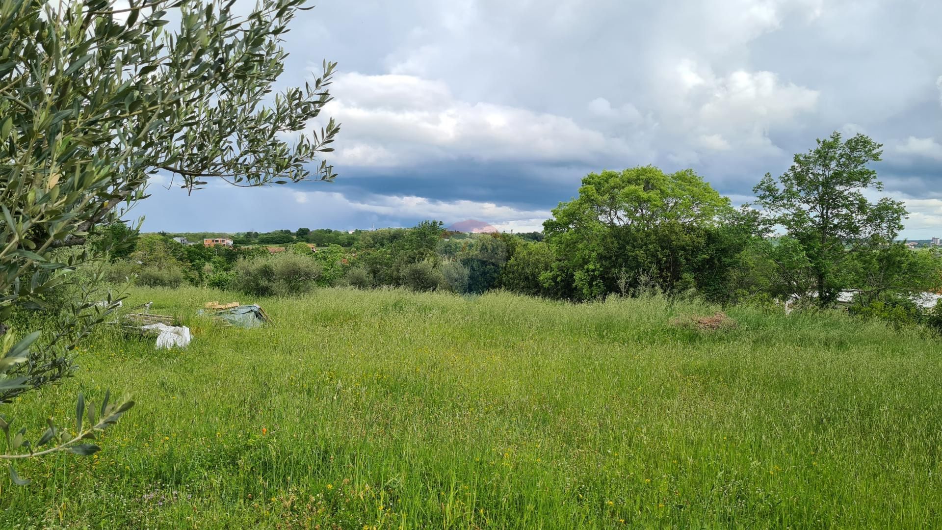 Tierra en castillo, Istarska Županija 12413710