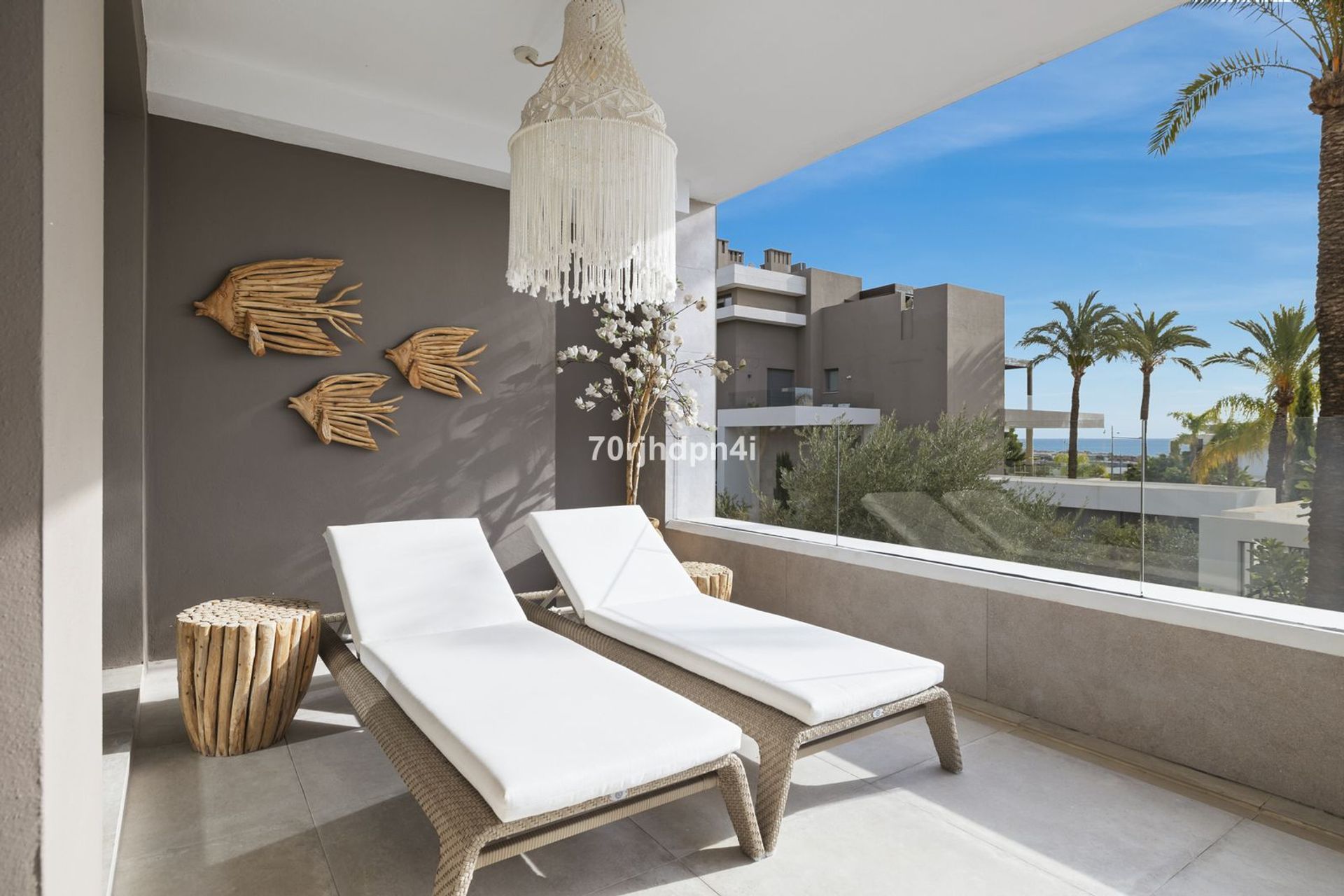 Condominium in Estepona, Andalucía 12414251